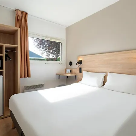 Hotel Cerise Lens-3